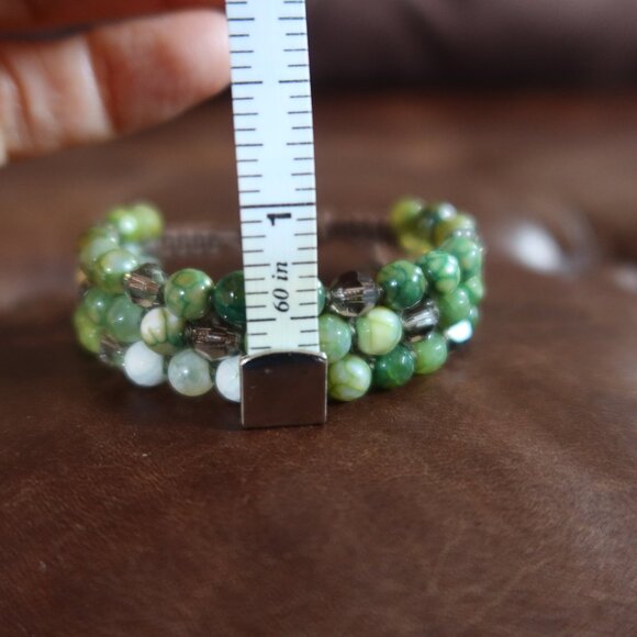 $150 Chan Luu green bracelet round multi beads/stones adjustable with brown cord - Picture 7 of 8